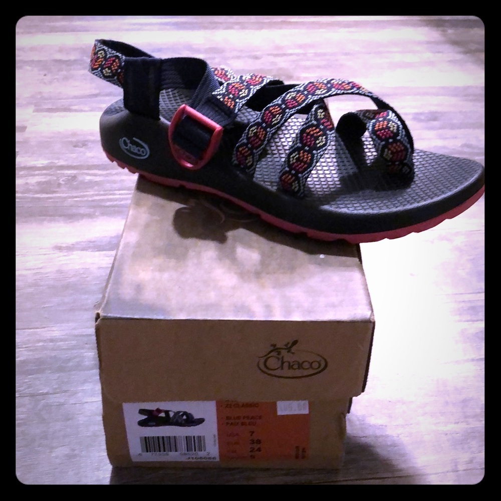 Chai sandals
